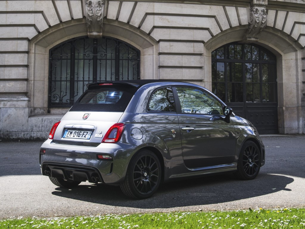 Abarth 595C Convertible 595C Esseesse (Automatic)